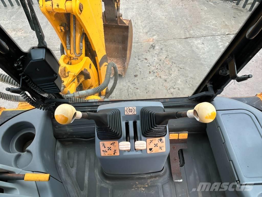 JCB 3 CX Kaivurikuormaajat