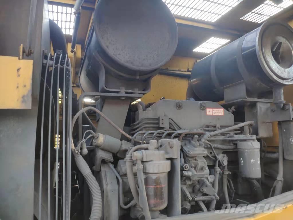 Komatsu WA 320-3 Pyöräkuormaajat