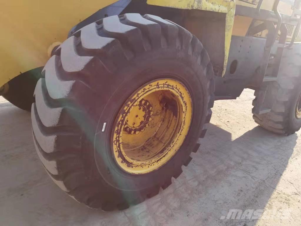 Komatsu WA 320-3 Pyöräkuormaajat