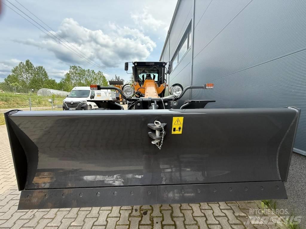CASE 856 C AWD Tiehöylät