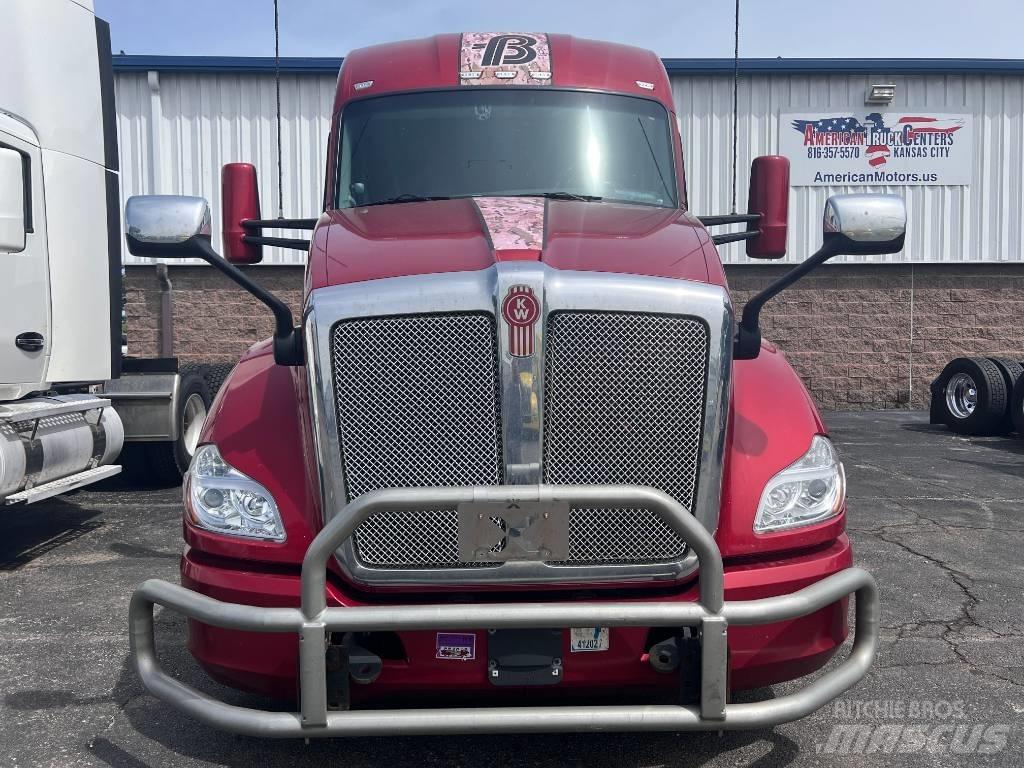 Kenworth T 680 Vetopöytäautot