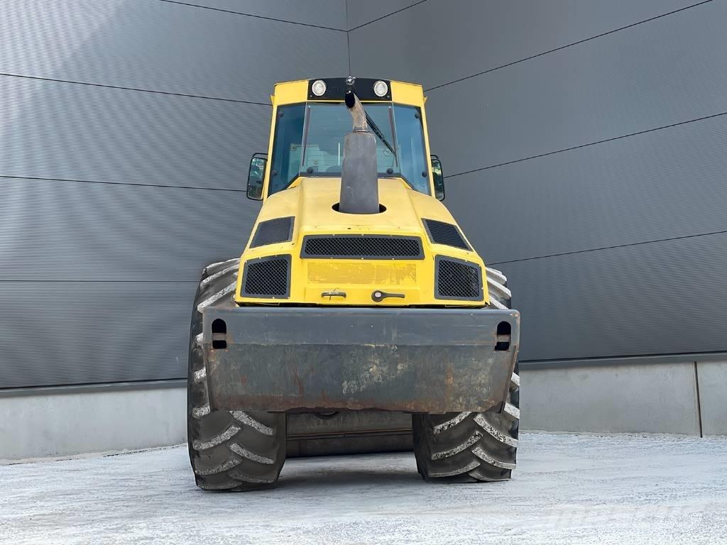 Bomag BW 213 DH-4 Yksivalssijyrät