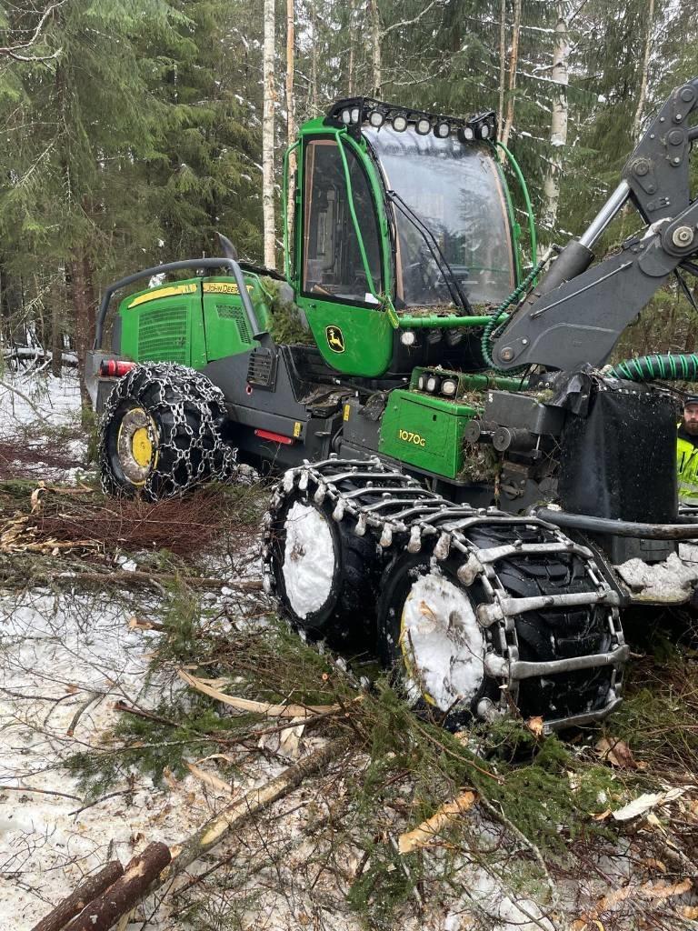 John Deere 1070 G Harvesterit