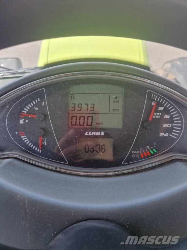 CLAAS Arion 640 CIS Traktorit