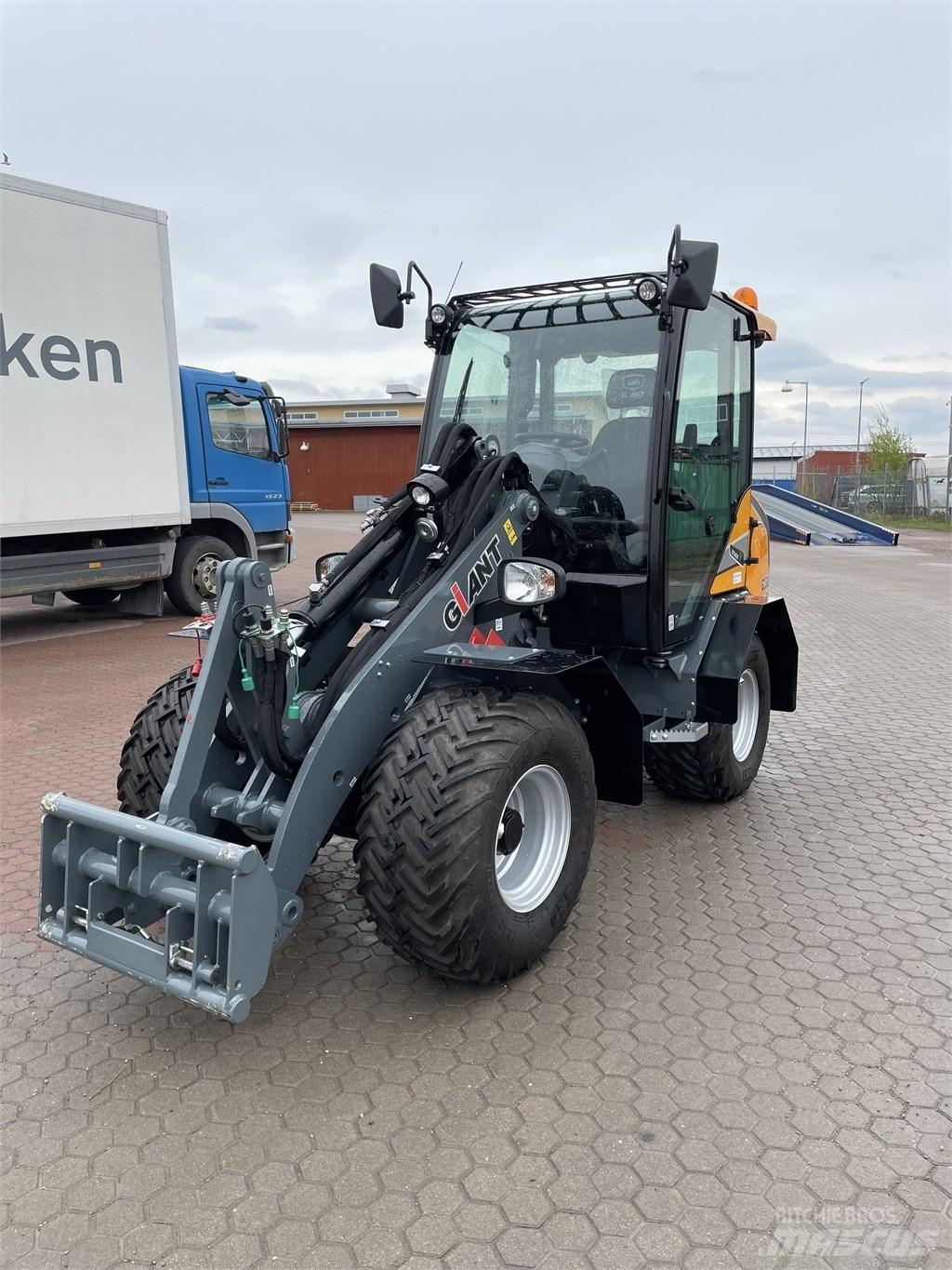 GiANT G3500 X-TRA Liukuohjatut kuormaajat