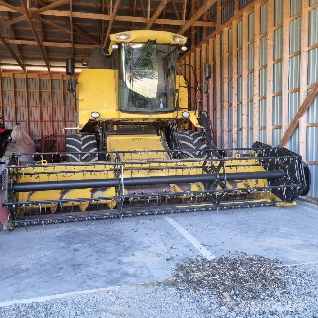 New Holland TC 5070 Leikkuupuimurit
