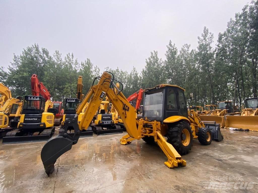 JCB 3 CX Kaivurikuormaajat