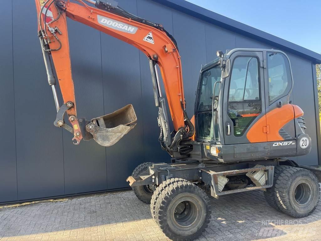 Doosan DX57W Pyöräkaivukoneet