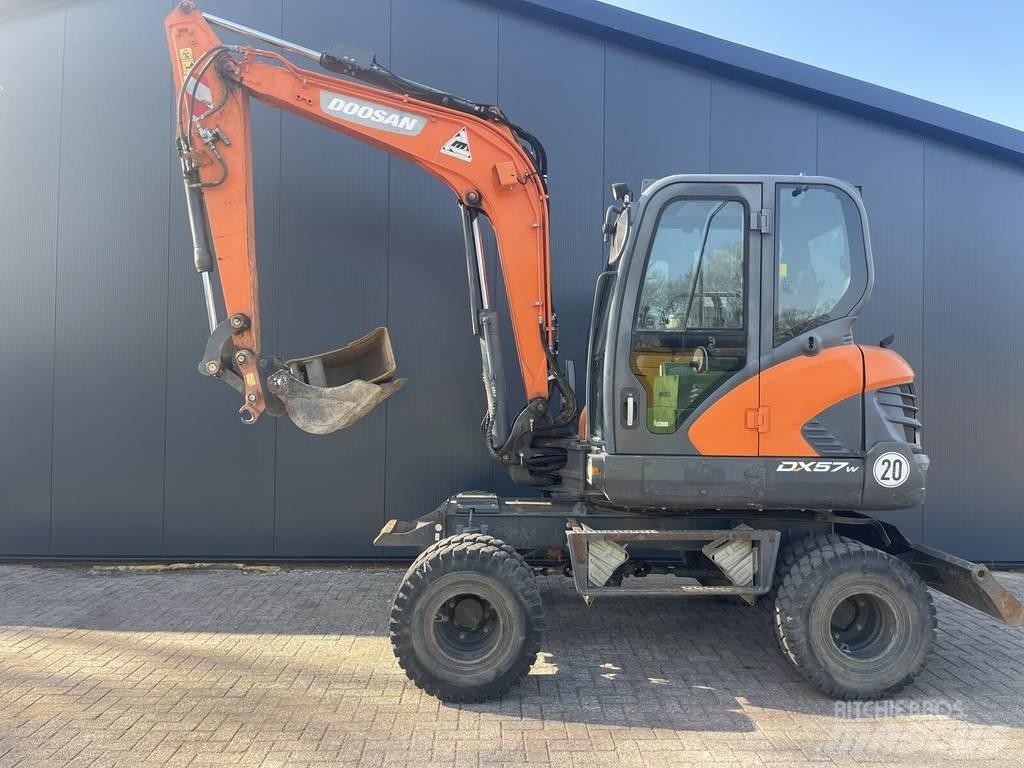 Doosan DX57W Pyöräkaivukoneet