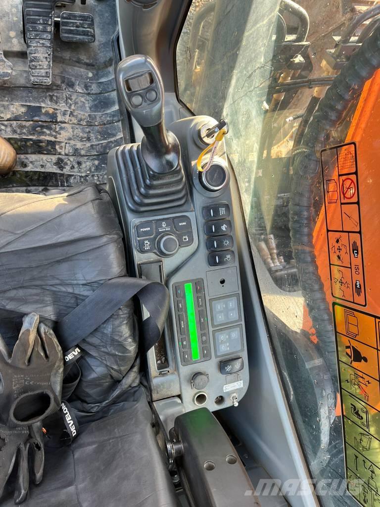 Doosan DX 225 Telakaivukoneet