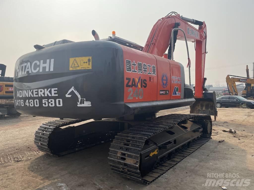 Hitachi 240 Midikaivukoneet 7t - 12t