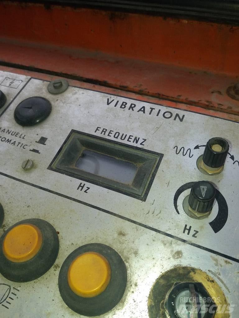 Hamm 2411 SD Yksivalssijyrät