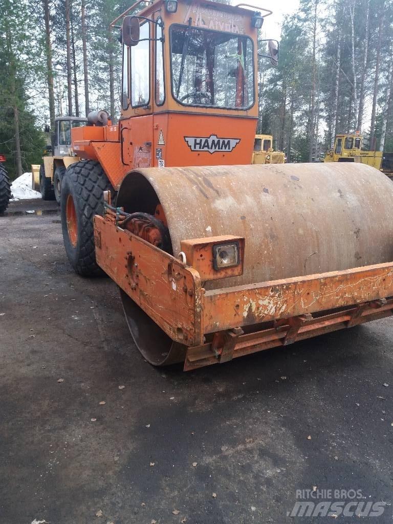 Hamm 2411 SD Yksivalssijyrät