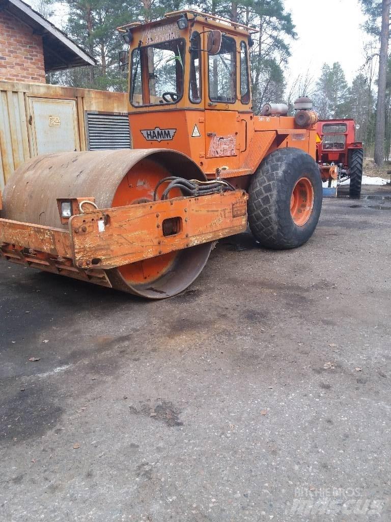 Hamm 2411 SD Yksivalssijyrät