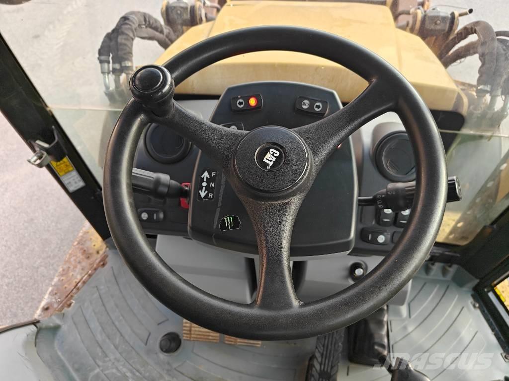 CAT 428 F Kaivurikuormaajat