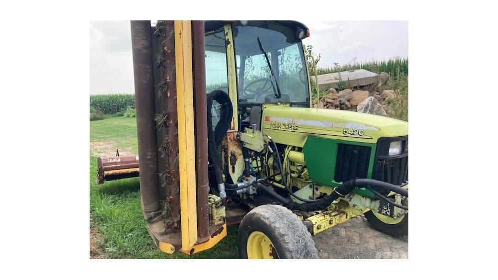John Deere 5420 Traktorit