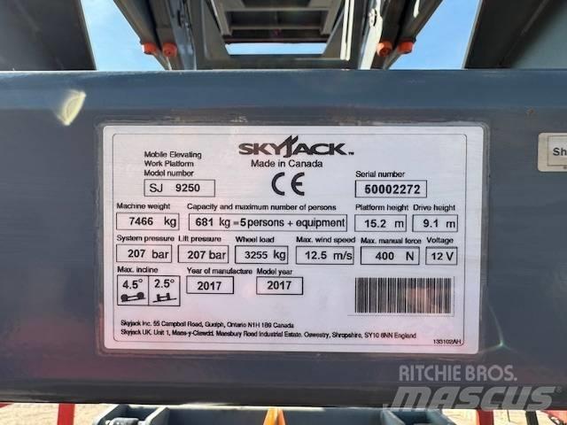 SkyJack SJ 9250 RT Saksilavat