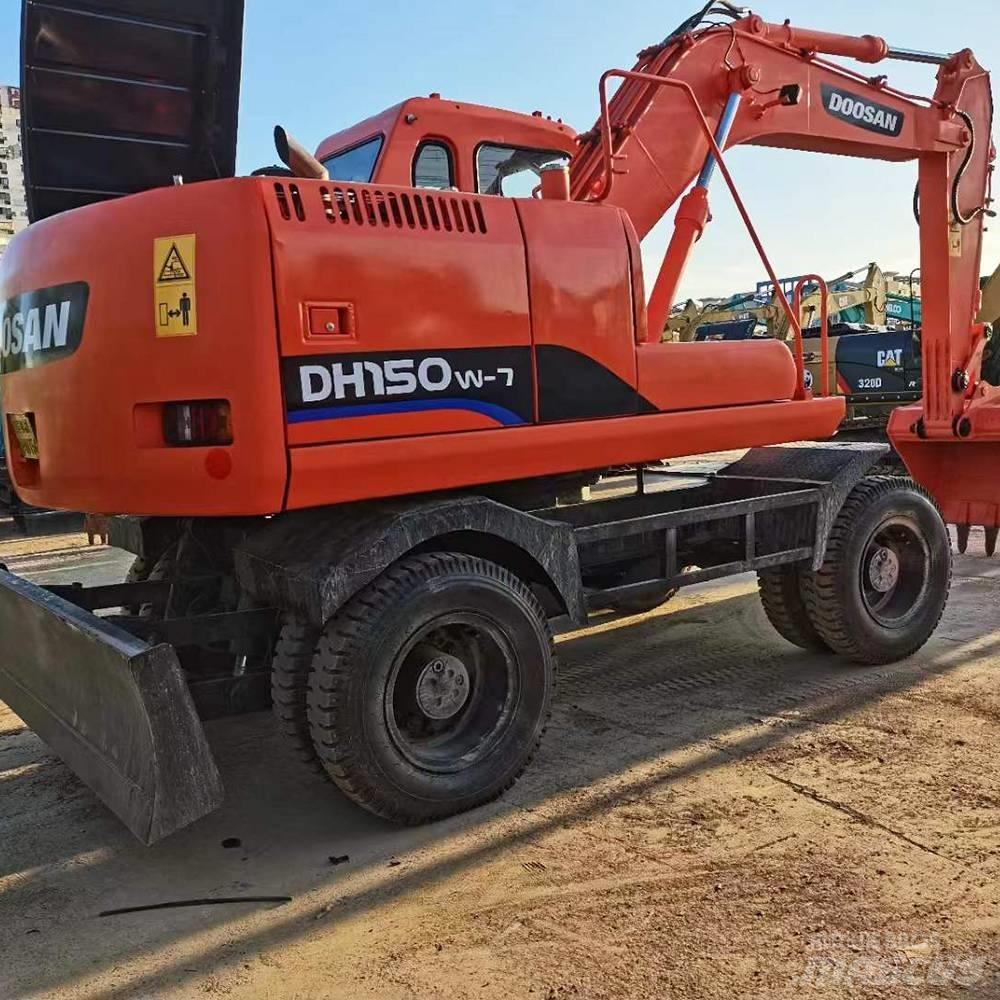 Doosan 150 W-7 Pyöräkaivukoneet