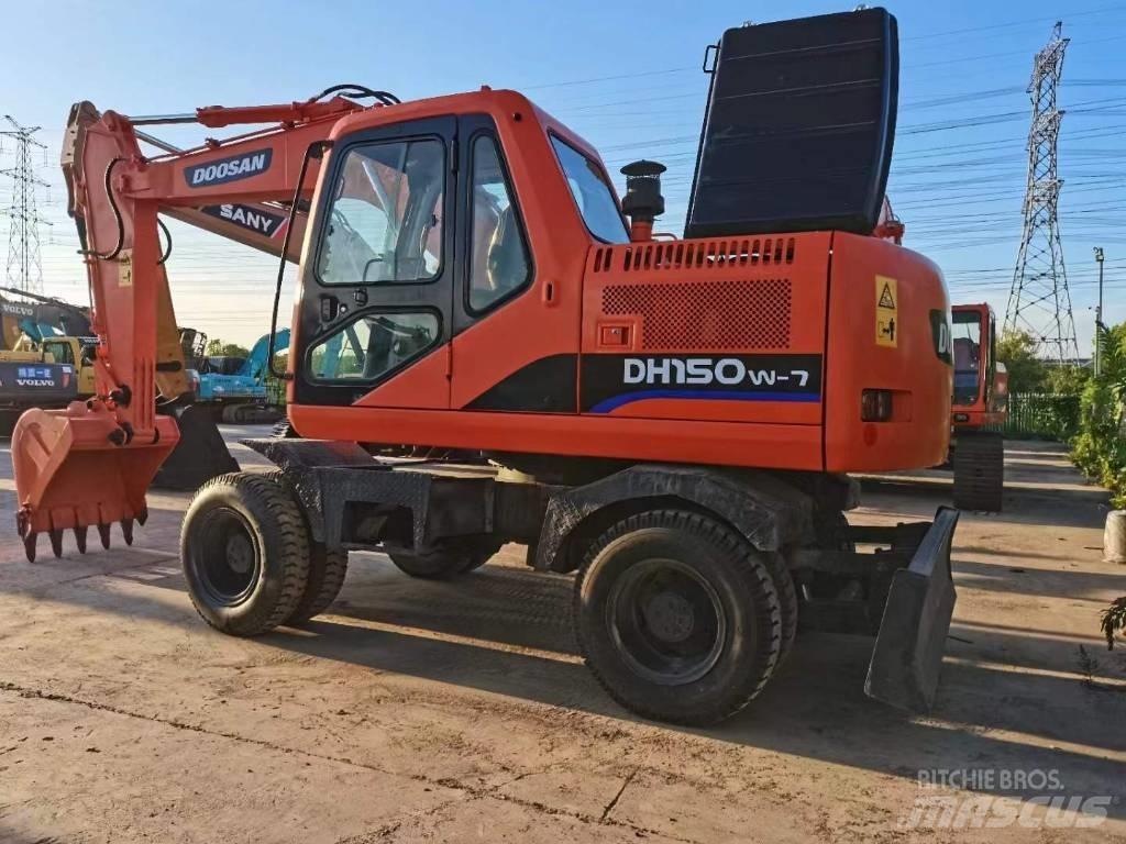 Doosan 150 W-7 Pyöräkaivukoneet
