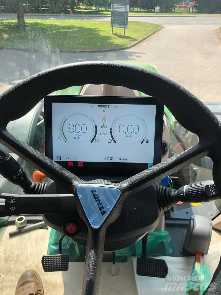 Fendt 718 Vario Traktorit