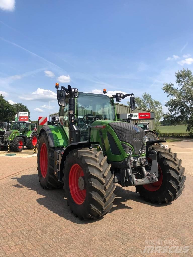 Fendt 718 Vario Traktorit