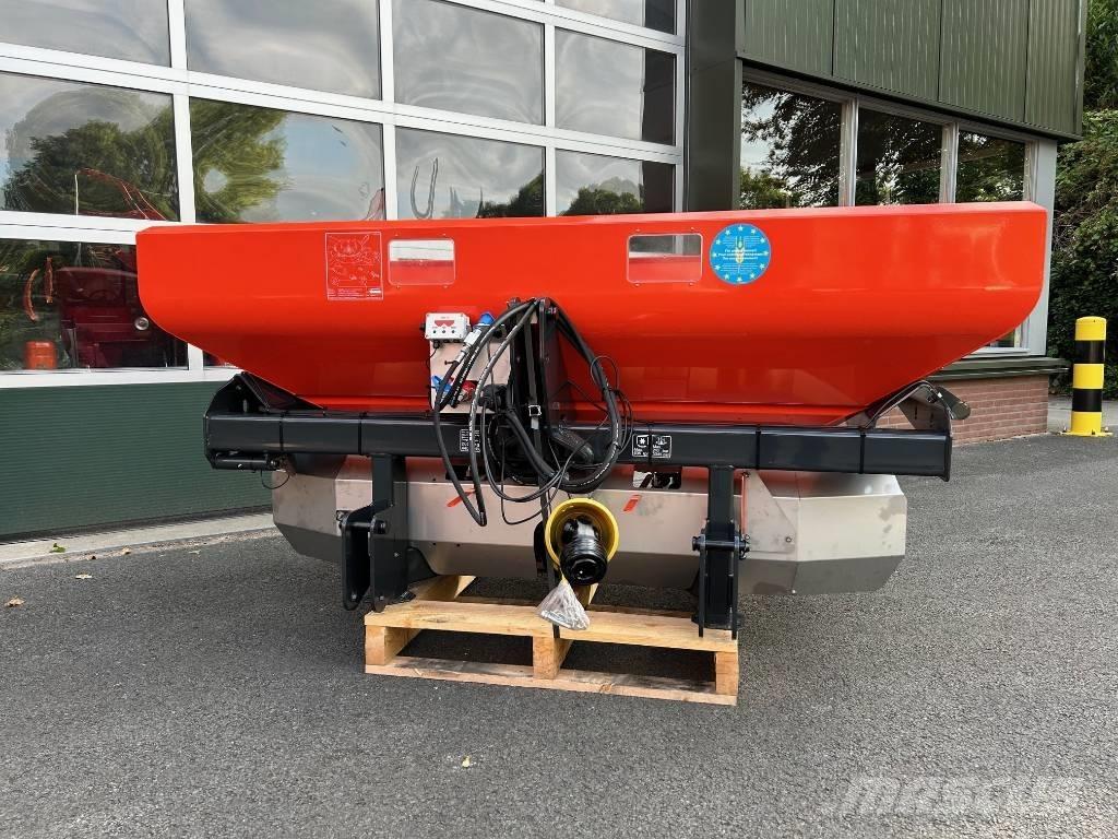 Kubota DSM 1100 Lannoitteenlevittimet