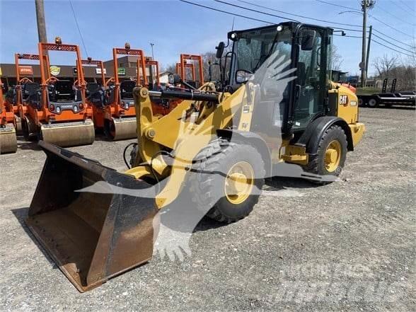 CAT 906M Pyöräkuormaajat