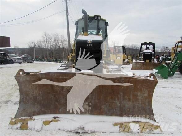 CAT D6K XL Telaketjupuskutraktorit