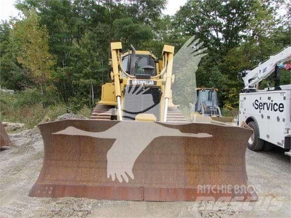 CAT D6T XL Telaketjupuskutraktorit