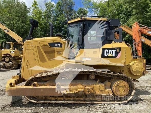 CAT D7E Telaketjupuskutraktorit