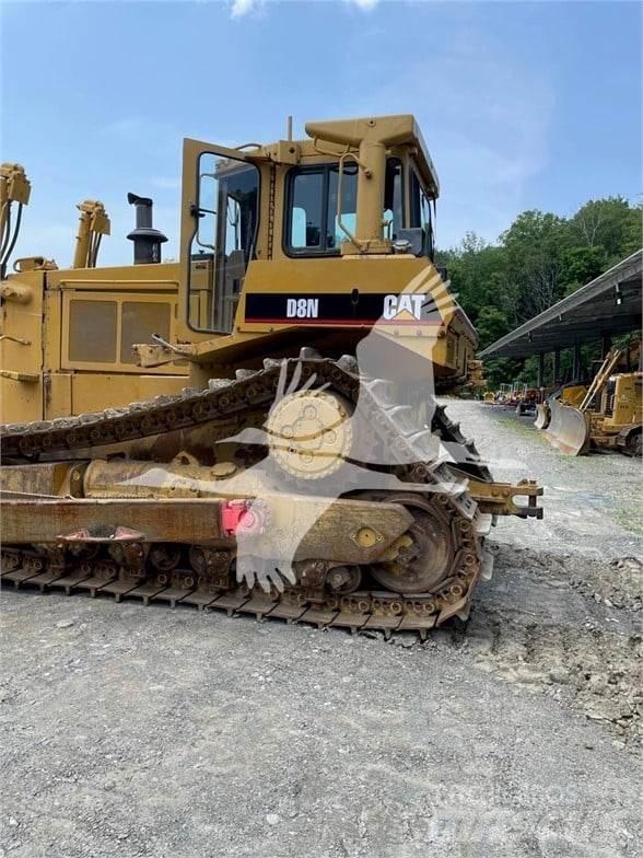 CAT D8N Telaketjupuskutraktorit