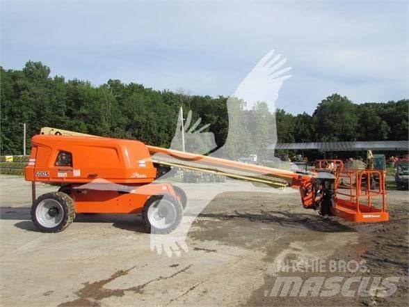 JLG 600S Teleskooppipuominostimet