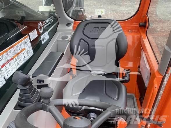 JLG 742 Kurottajat