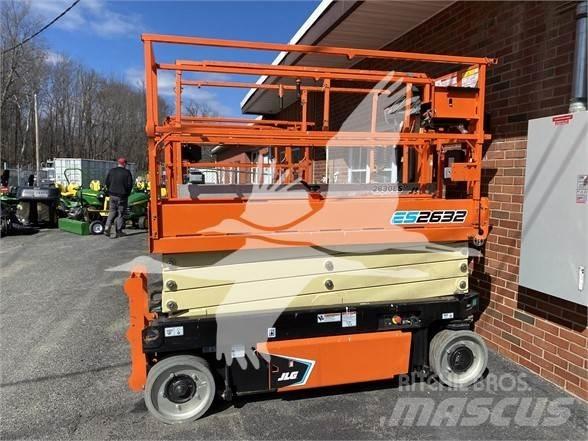 JLG ES2632 Saksilavat