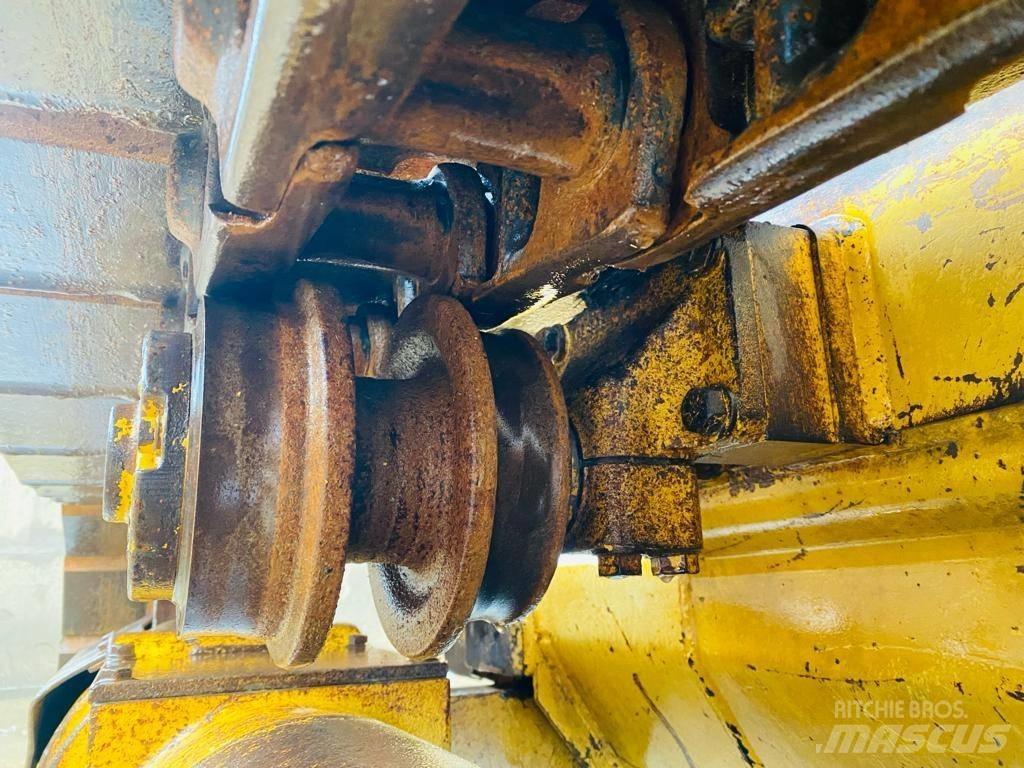 CAT 953 Telakuormaajat