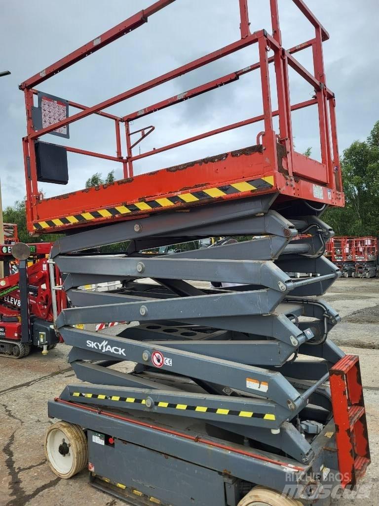 SkyJack 46/32 Saksilavat