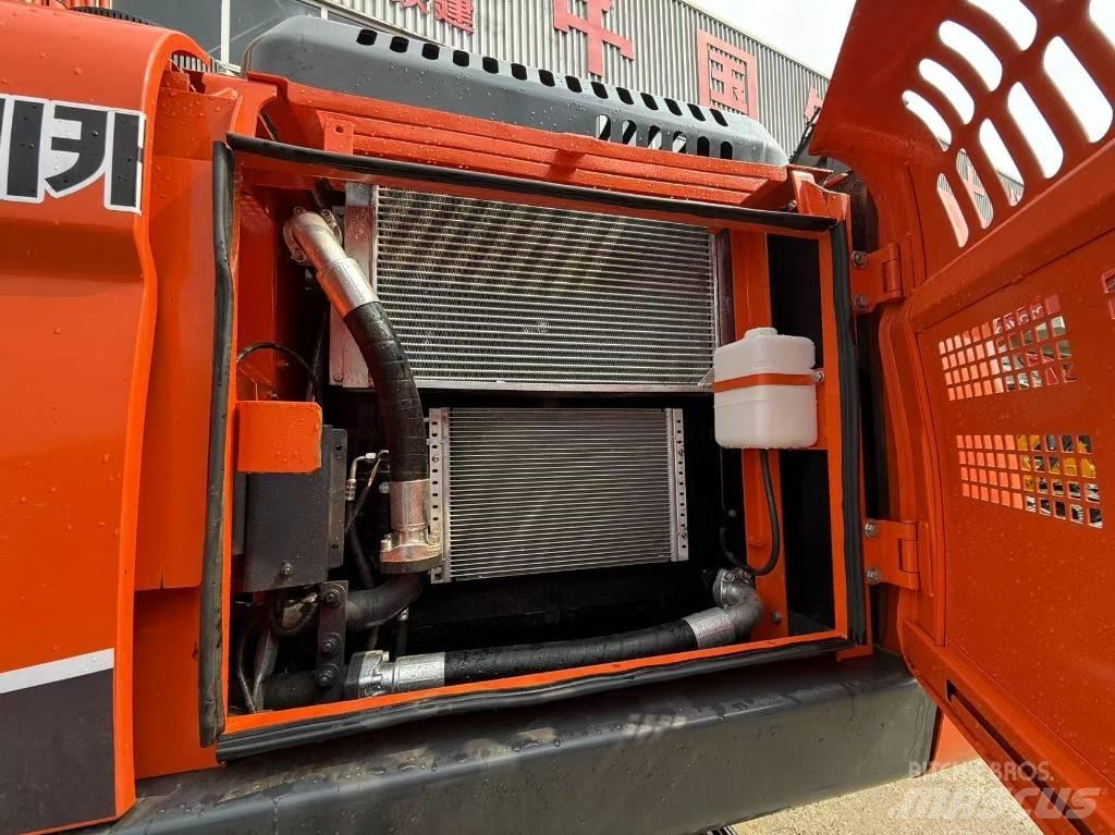 Doosan DX 225 LCA Telakaivukoneet