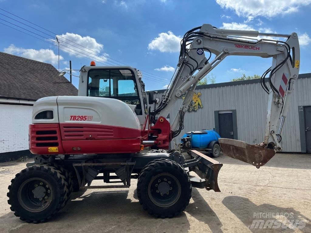 Takeuchi TB295W Pyöräkaivukoneet
