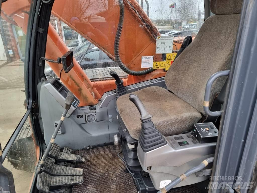 Doosan DX 225 LC Telakaivukoneet