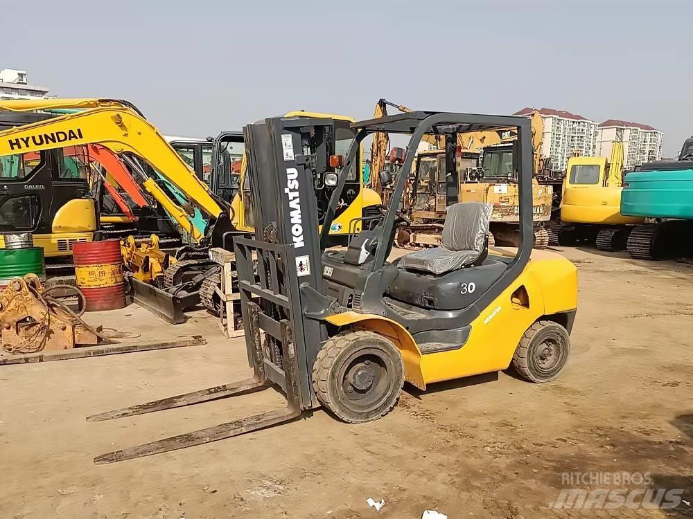 Komatsu FD 30 T-16 Dieseltrukit