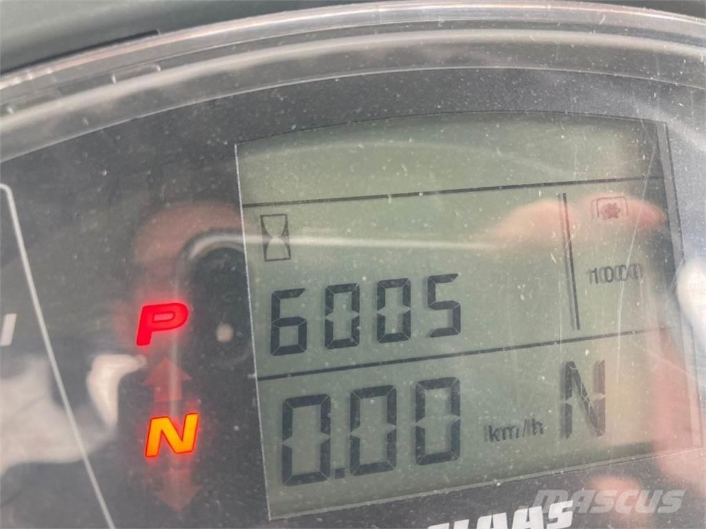 CLAAS Axion 930 Traktorit