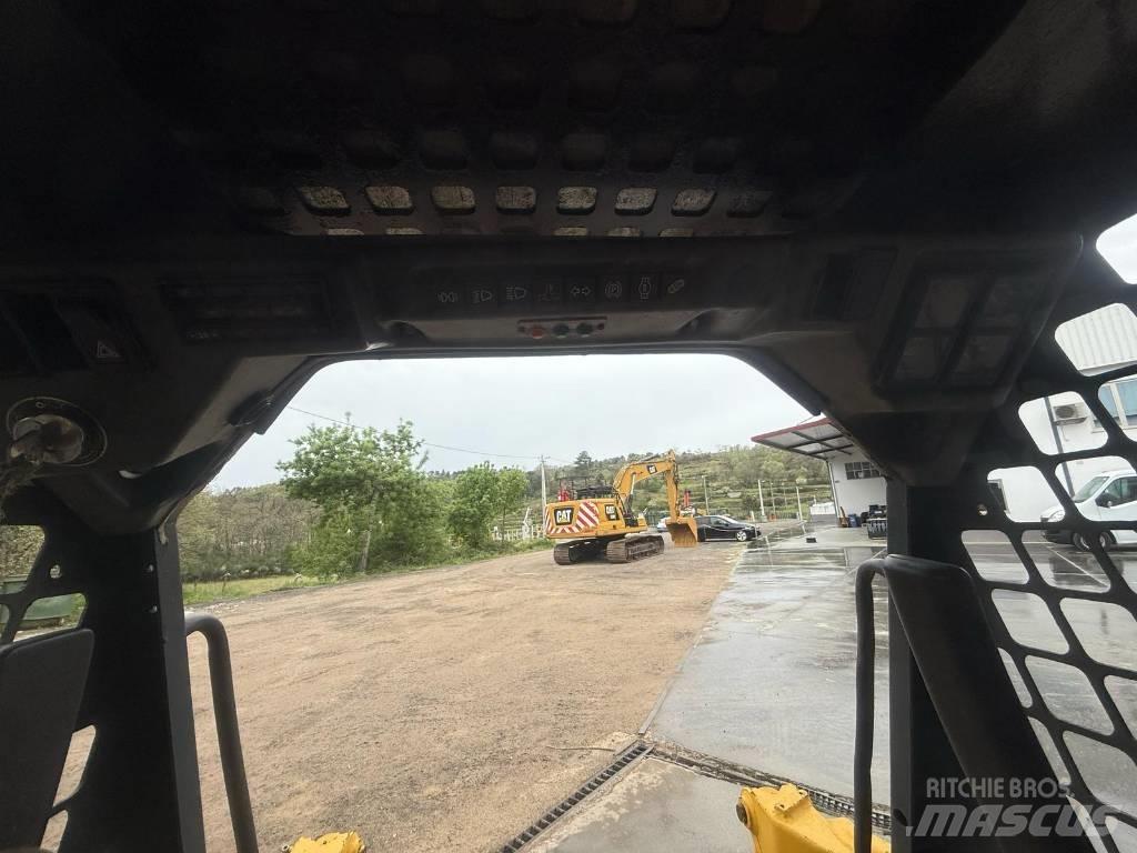 Komatsu SK 07 J-2 Liukuohjatut kuormaajat