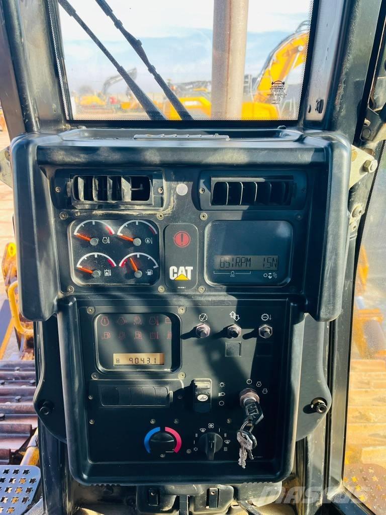 CAT D 6 N XL Telaketjupuskutraktorit