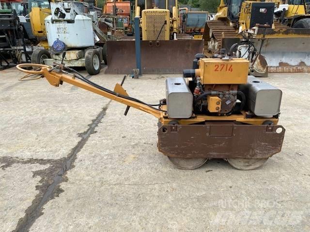 CASE Vibromax W 70 Twin drum rollers