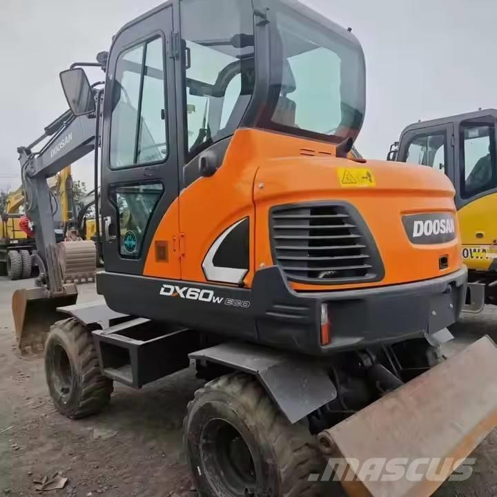 Doosan DX 60W Pyöräkaivukoneet