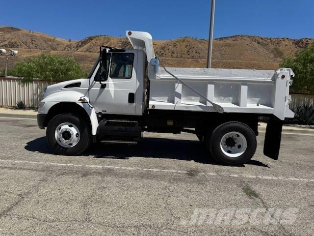 International 4400 Sora- ja kippiautot