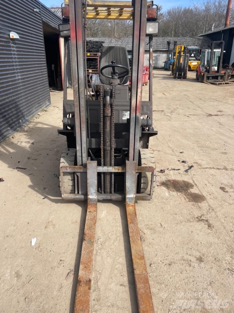TCM FG 15 Nestekaasutrukit