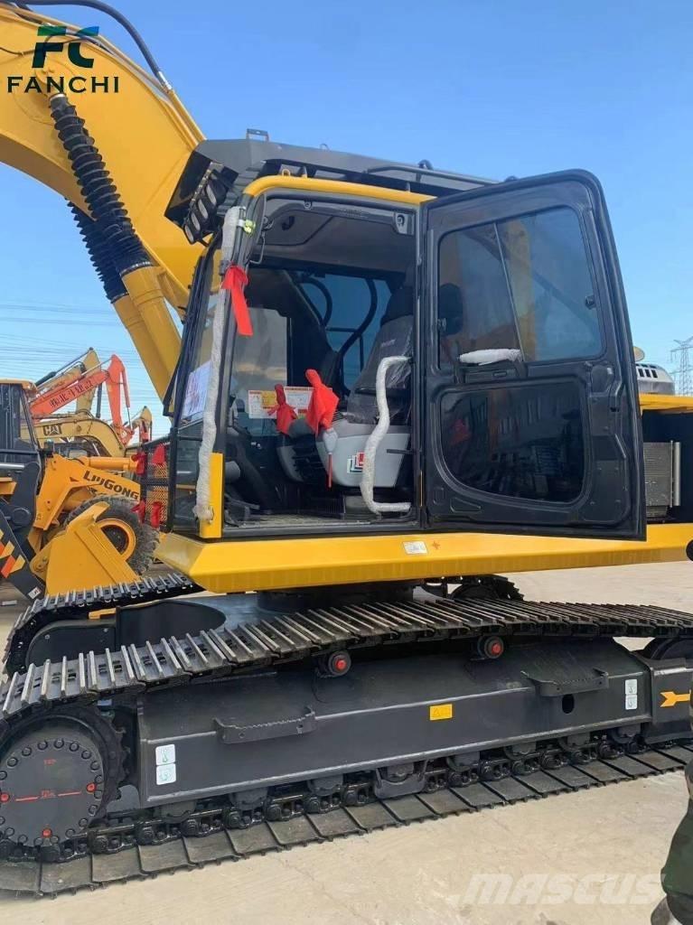 Komatsu PC 210 Minikaivukoneet < 7t