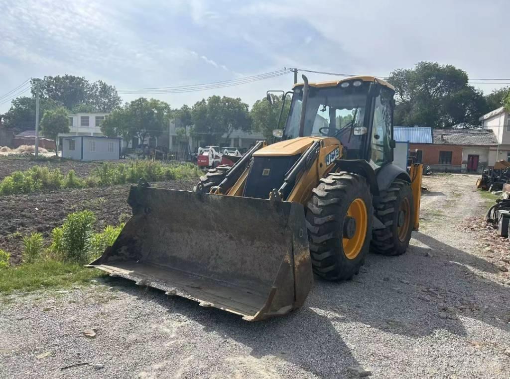 JCB 4 CX Kaivurikuormaajat