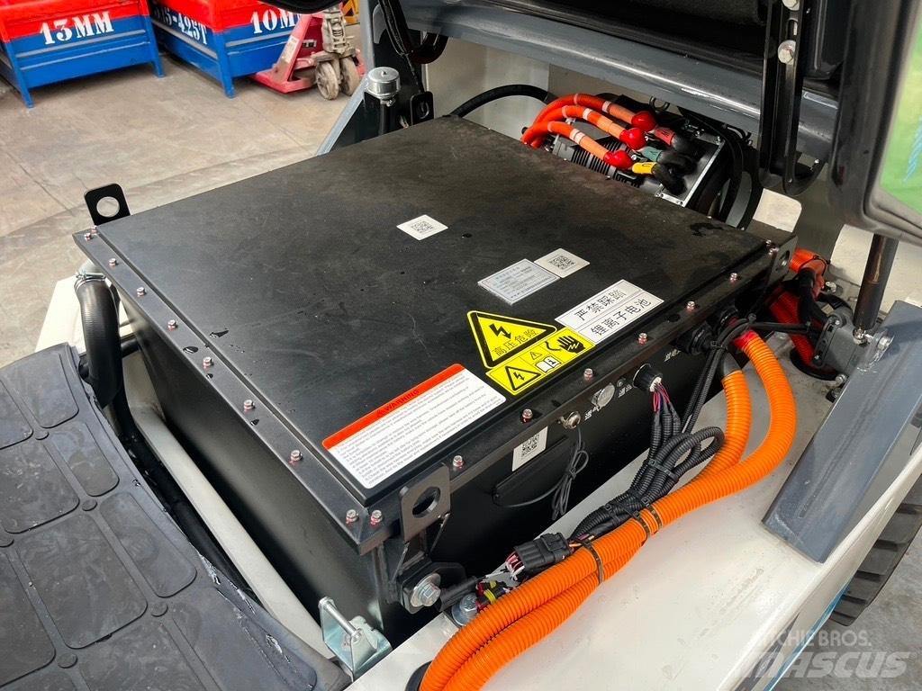 Eurotrac FE30 Sähkötrukit